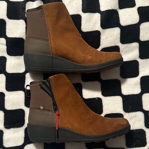 Bogs Two-Tone Brown Ankle Booties